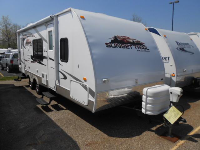 Used 2011 Crossroads Sunset Trail 24RB Travel Trailer For Sale